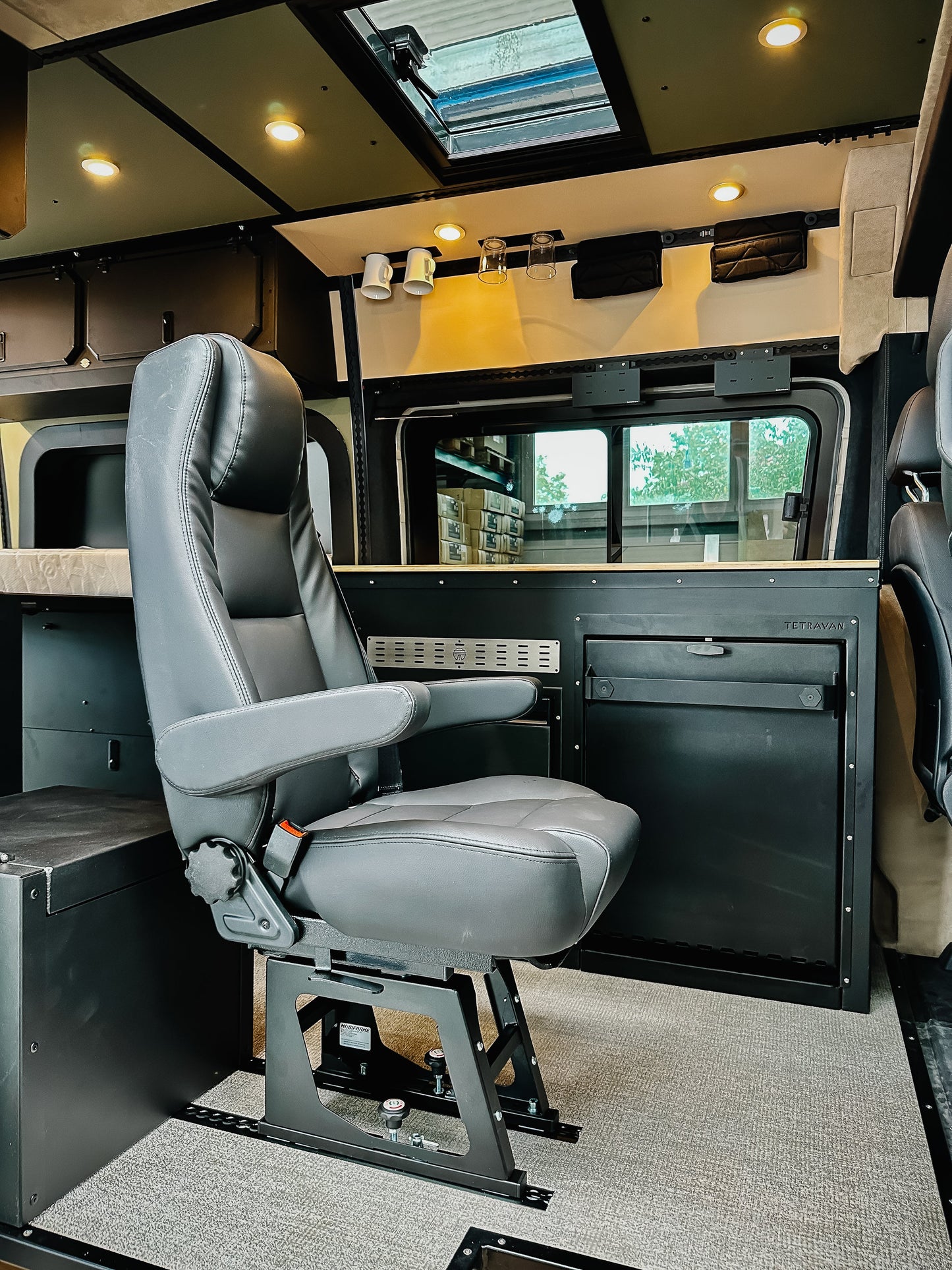 Smartfloor Single Seat Mounting Solution for Vans