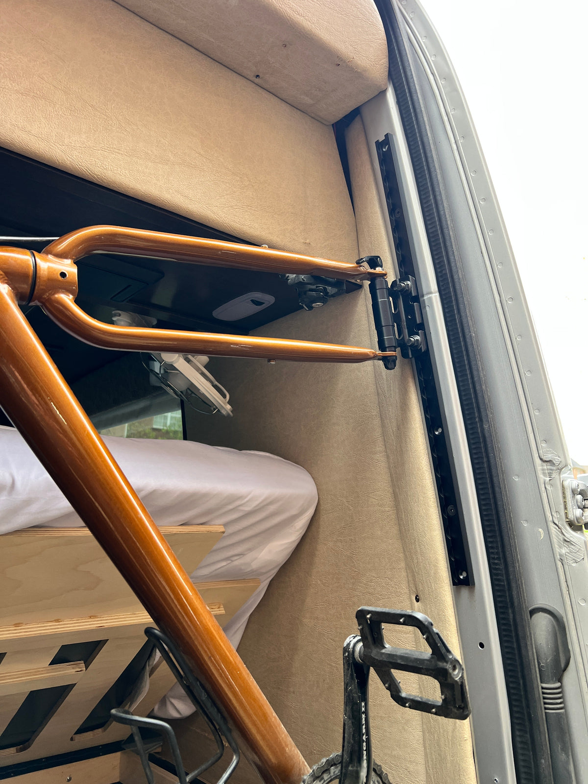 Rectangle Venture L-Track (2 Pack) VanEssential