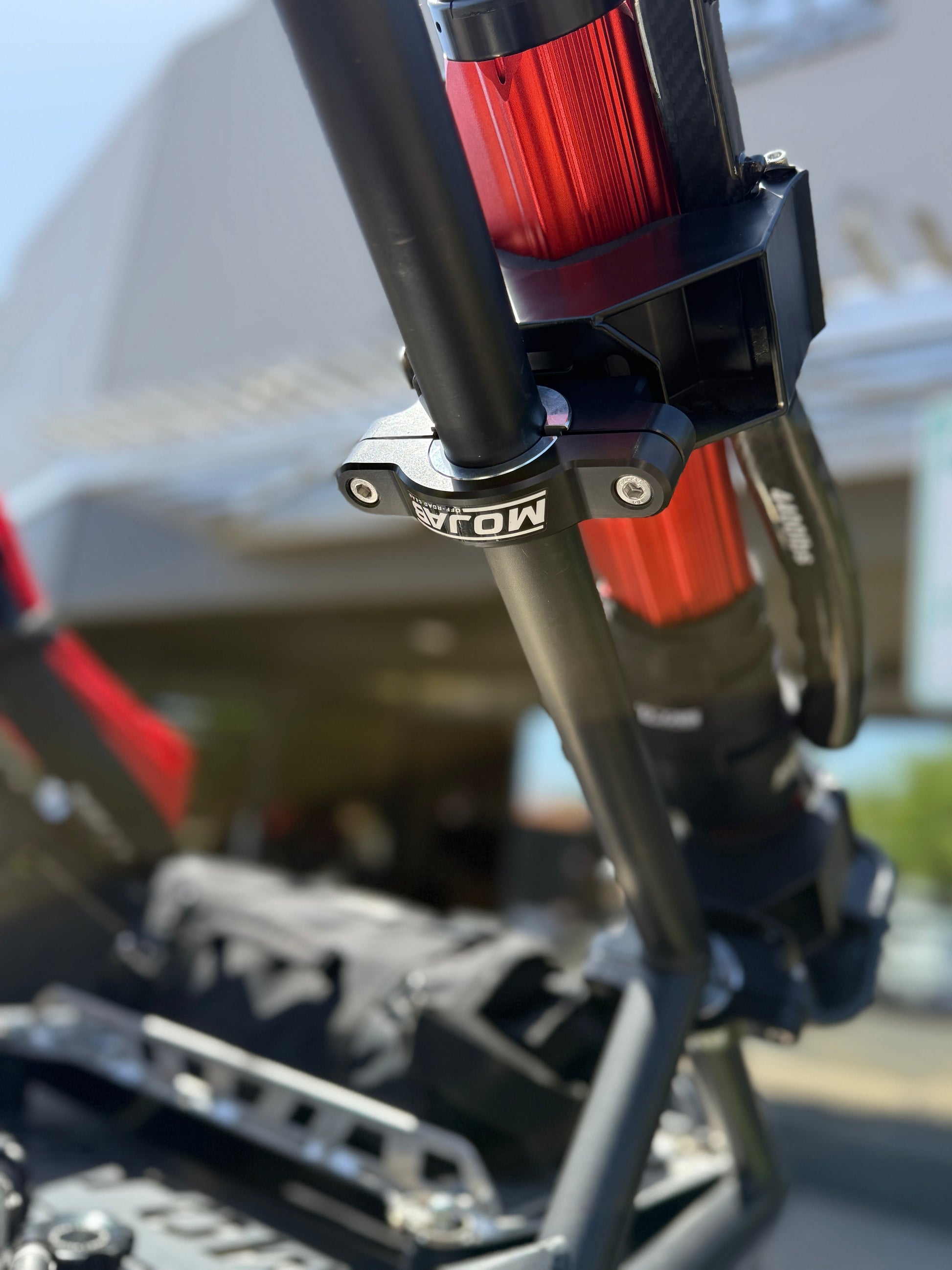 CarbonPro Compact Hydraulic Jack with Mounting Clamps MLH 40'' MOJAB OFFROAD