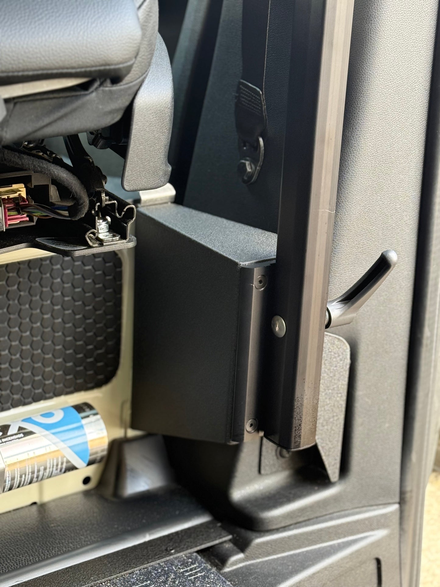 VANNON B-Pillar Mount for the LAGUN Table System VANNON