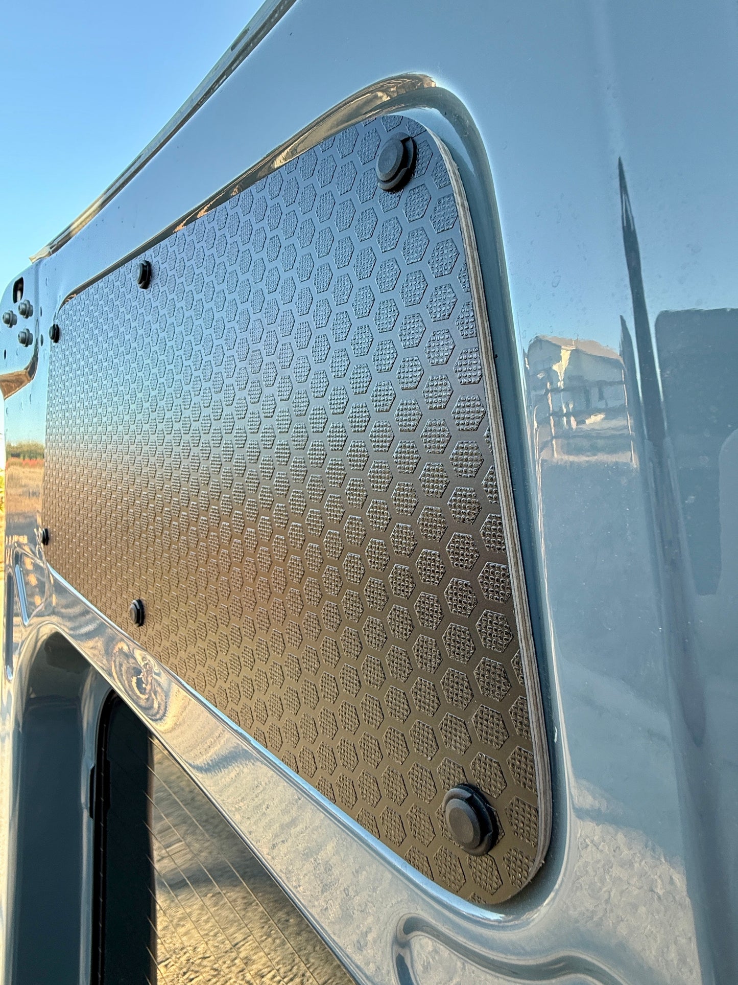 Sprinter Rear Door Panels – Set of Black-Hex (2007+)