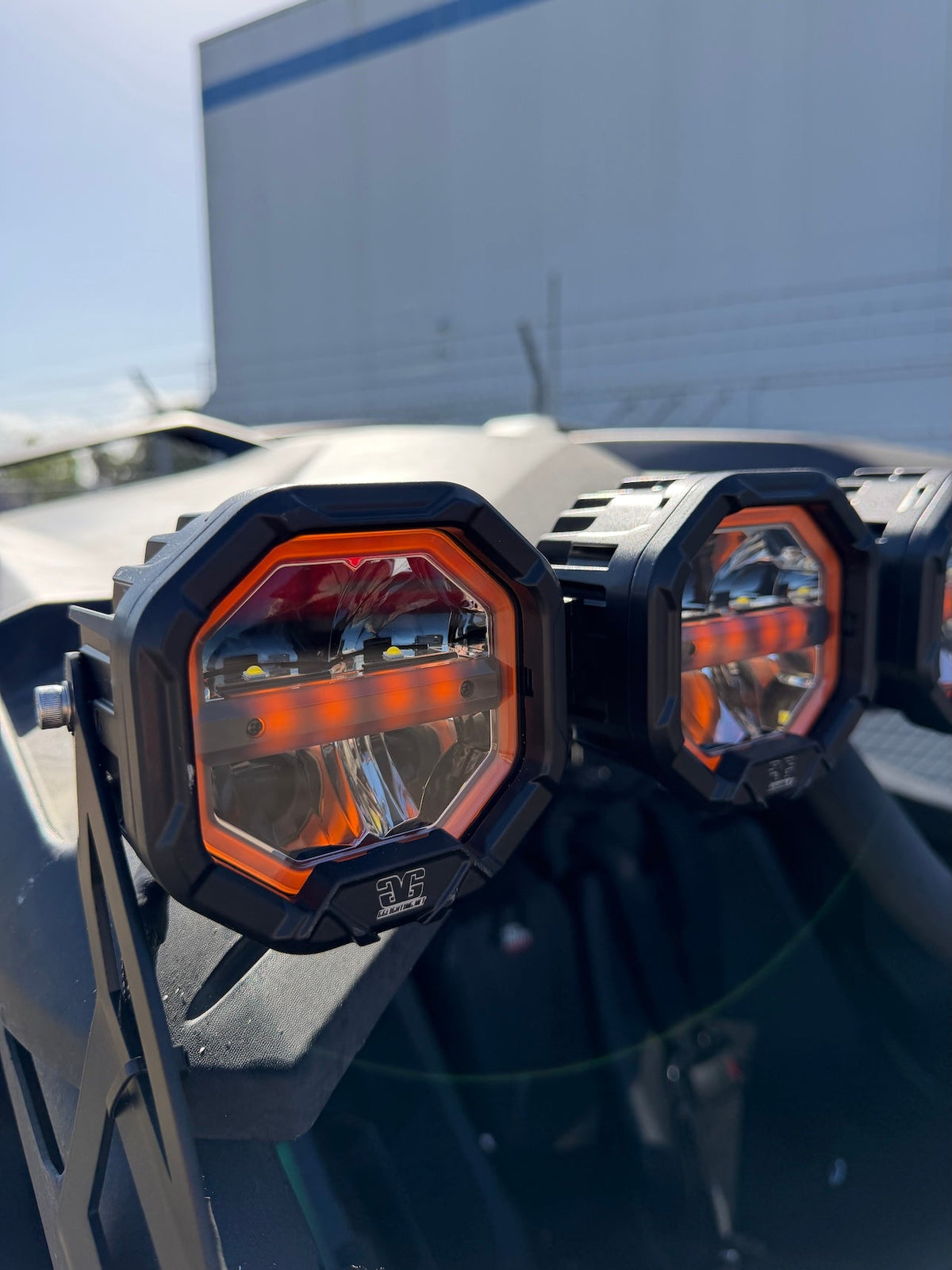 8 Light U-Con Interlocking Off Road LED Pod With Amber or White DRL Running Light GGLighting