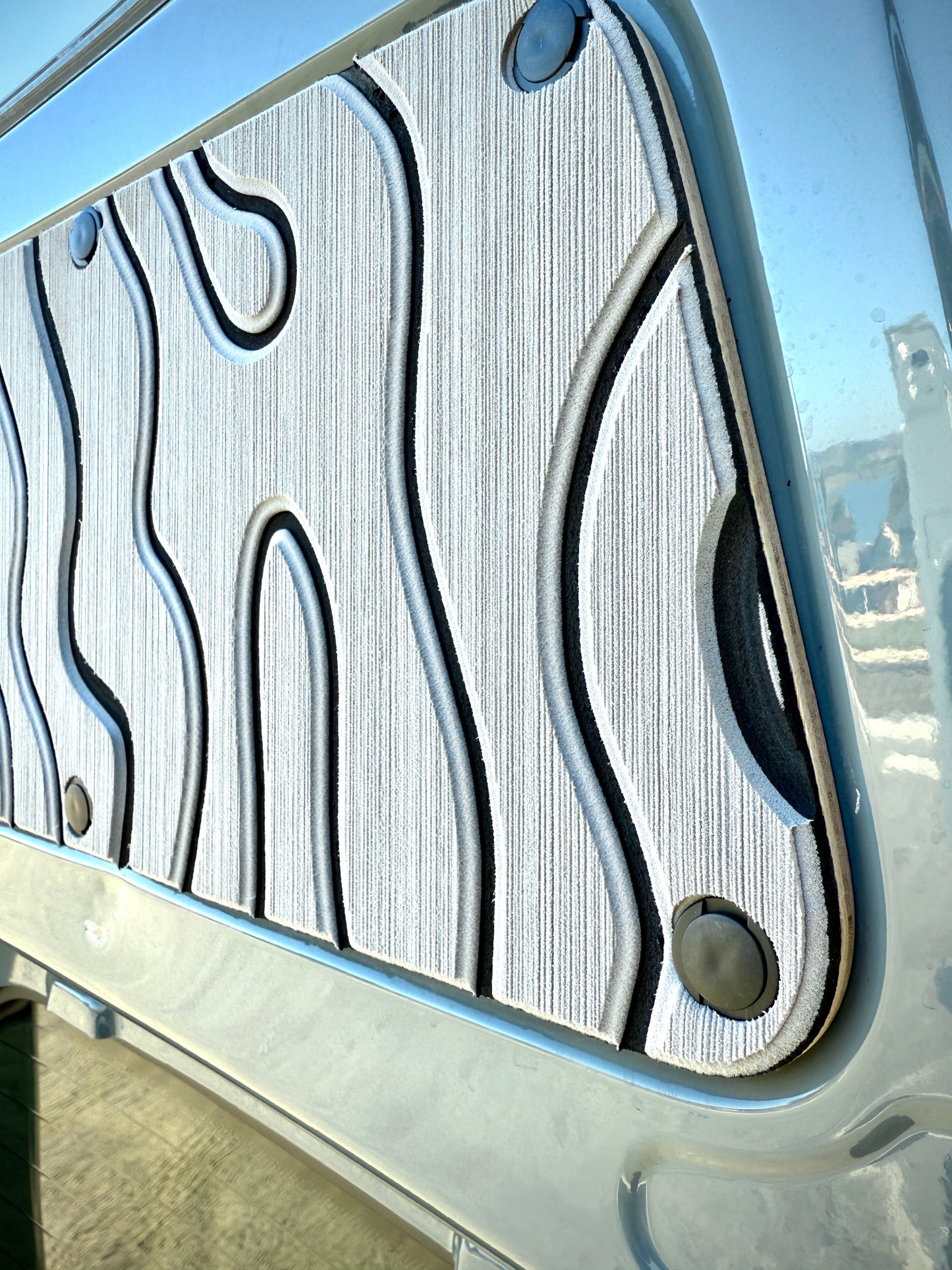 Sprinter Rear Door Panels – Set of Topo Design (2007+)