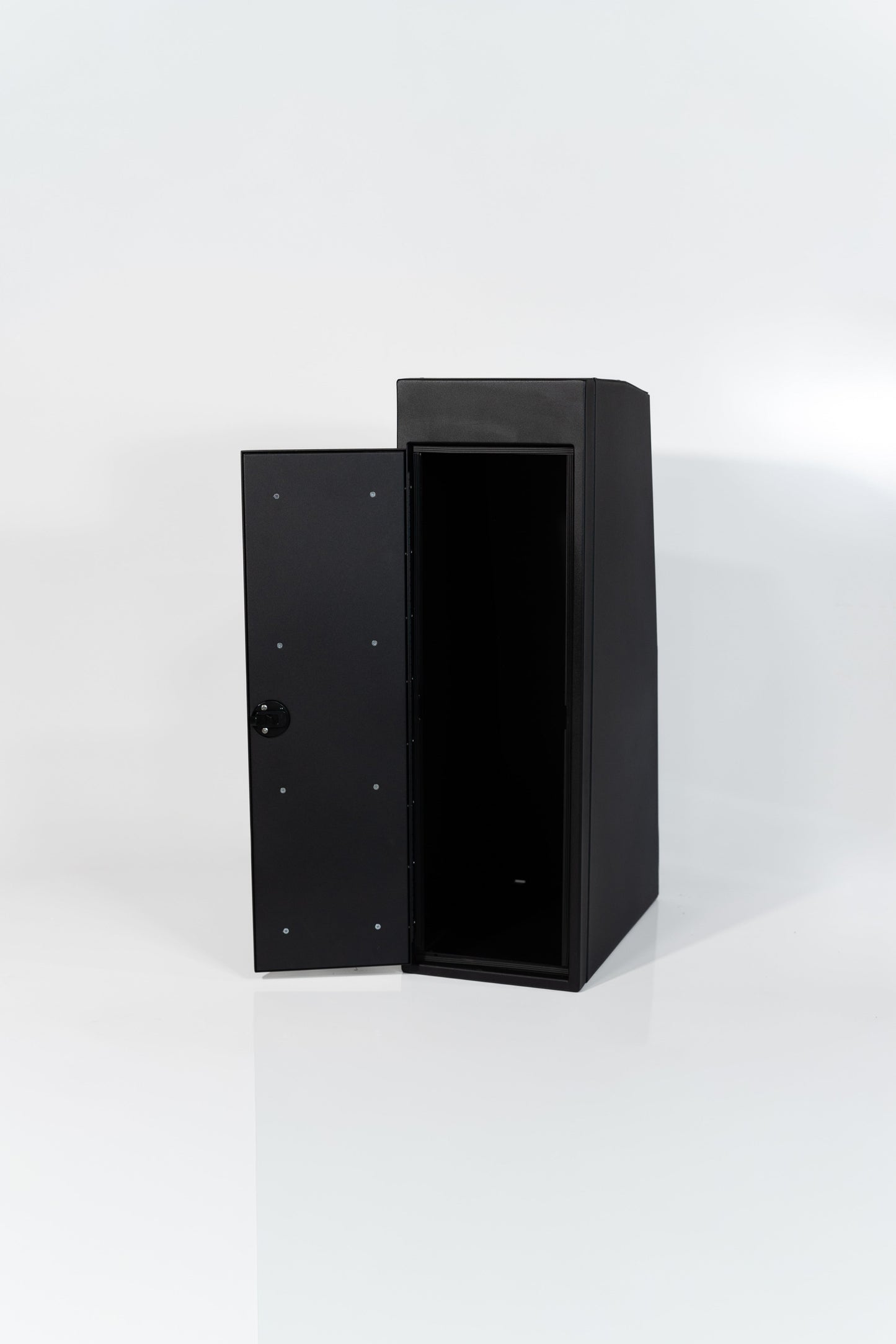 Upper Closet - 12"x22"x38"
