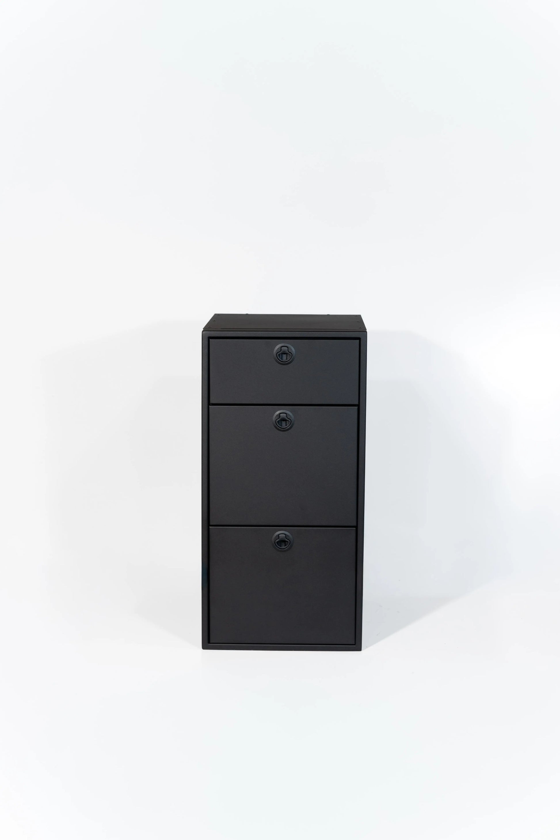 18" Three Drawer Base Cabinet Van Wife Components