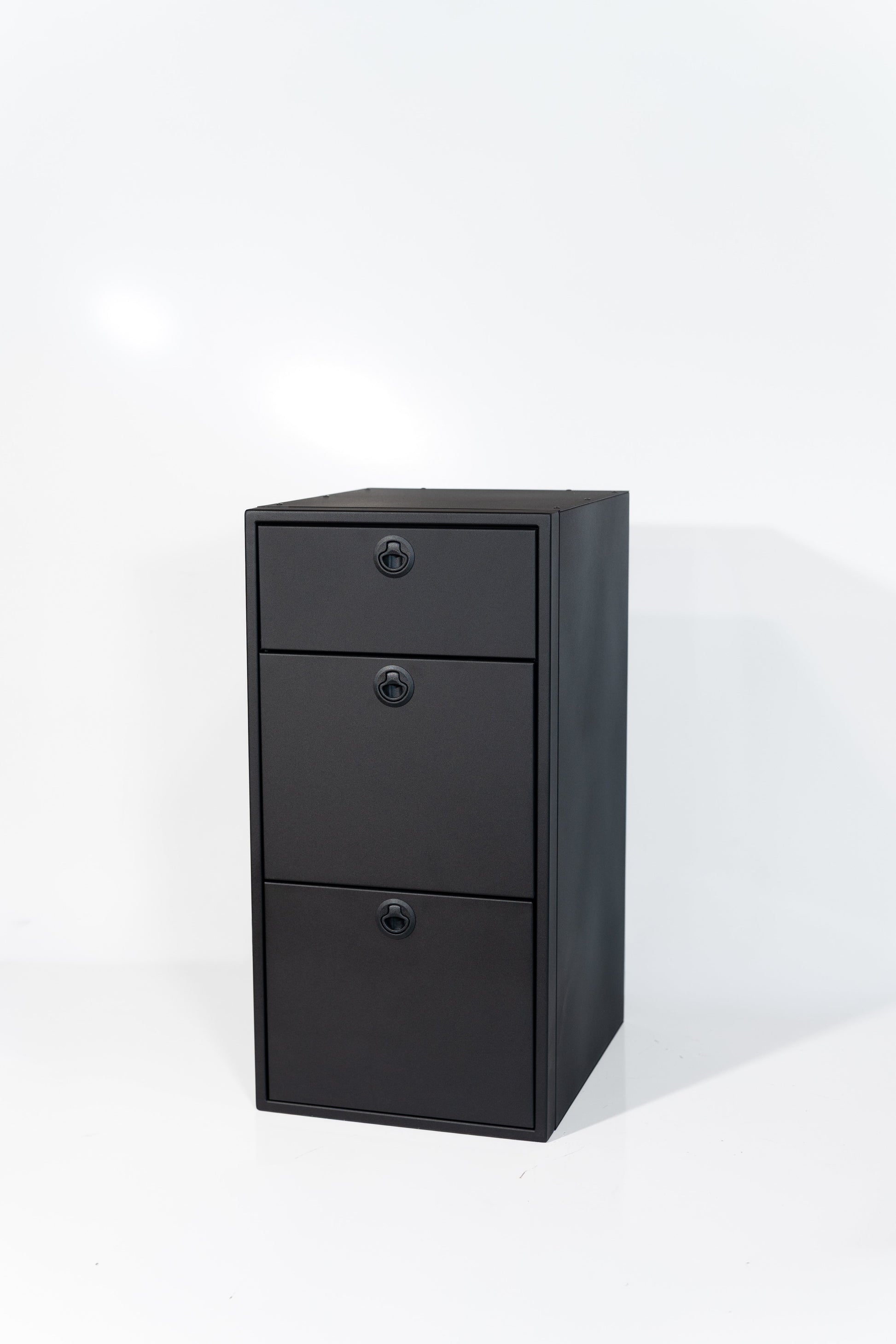 18" Three Drawer Base Cabinet Van Wife Components