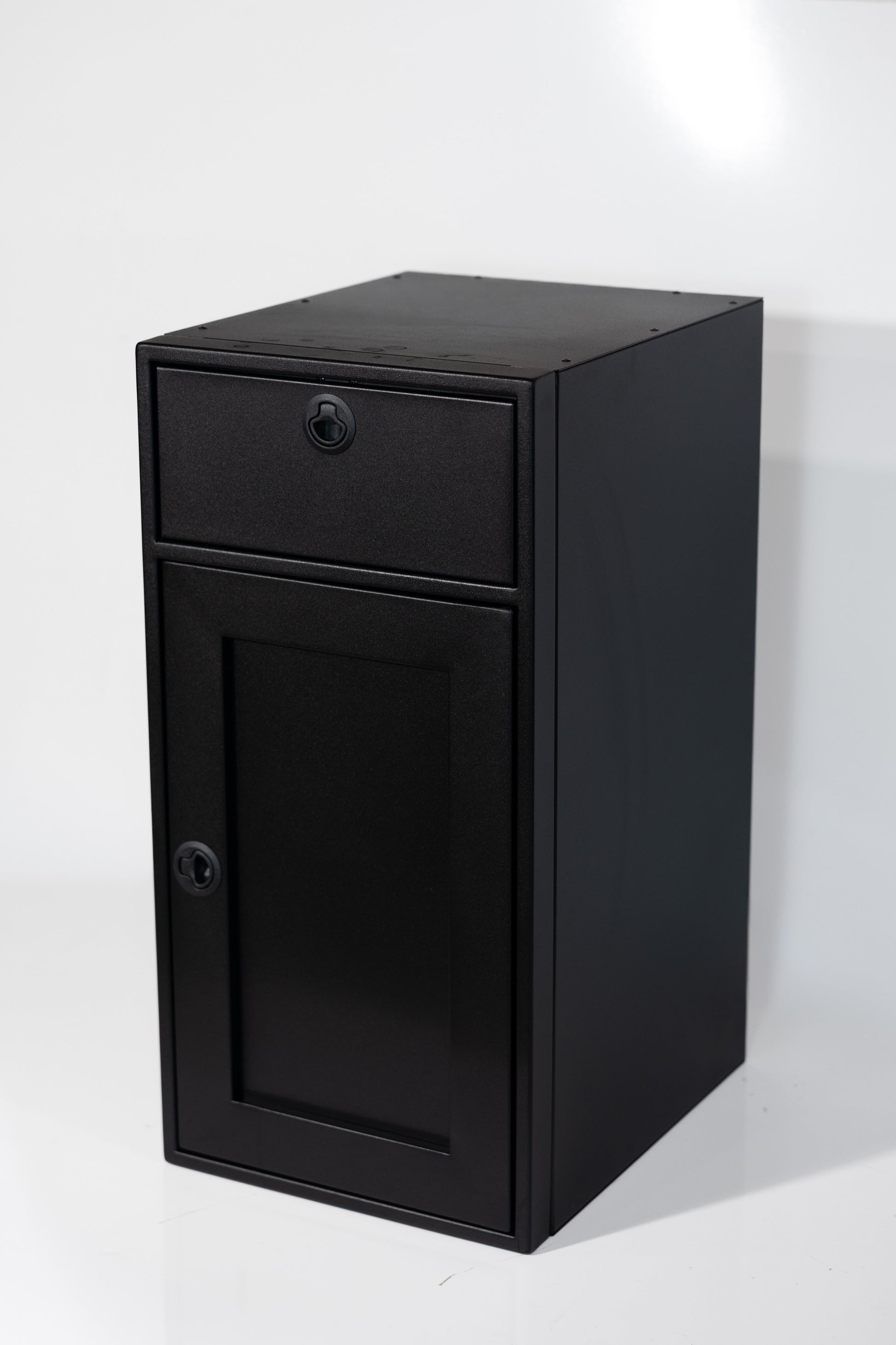 18" Base One Door and One Drawer Van Wife Components