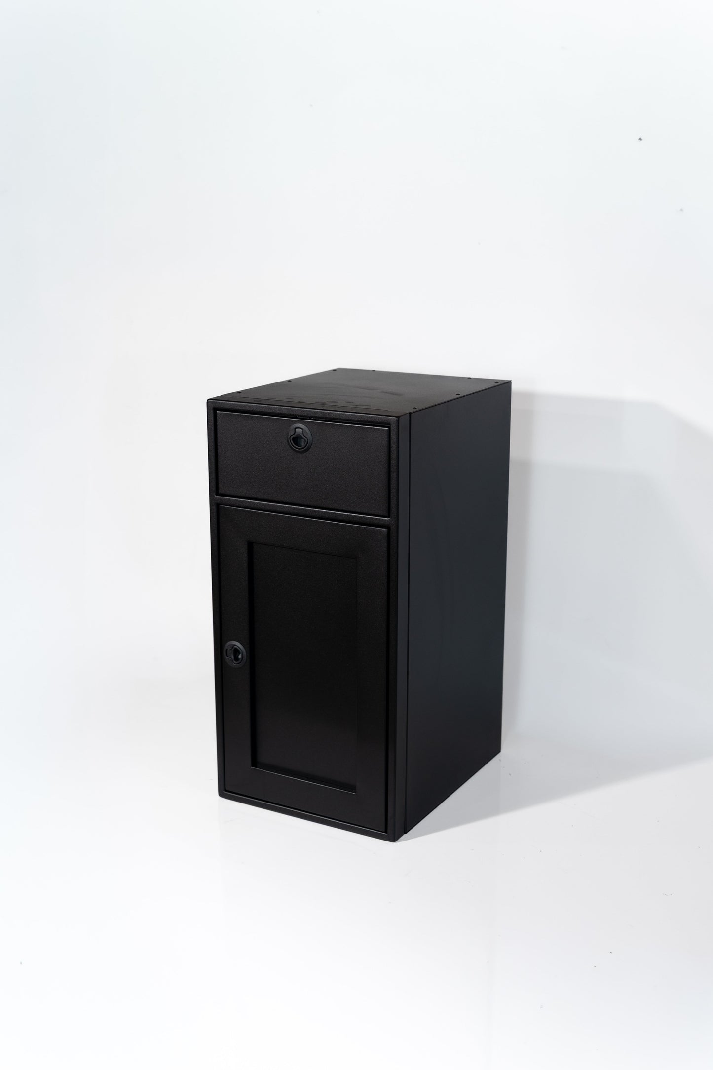 18" Base One Door and One Drawer Van Wife Components
