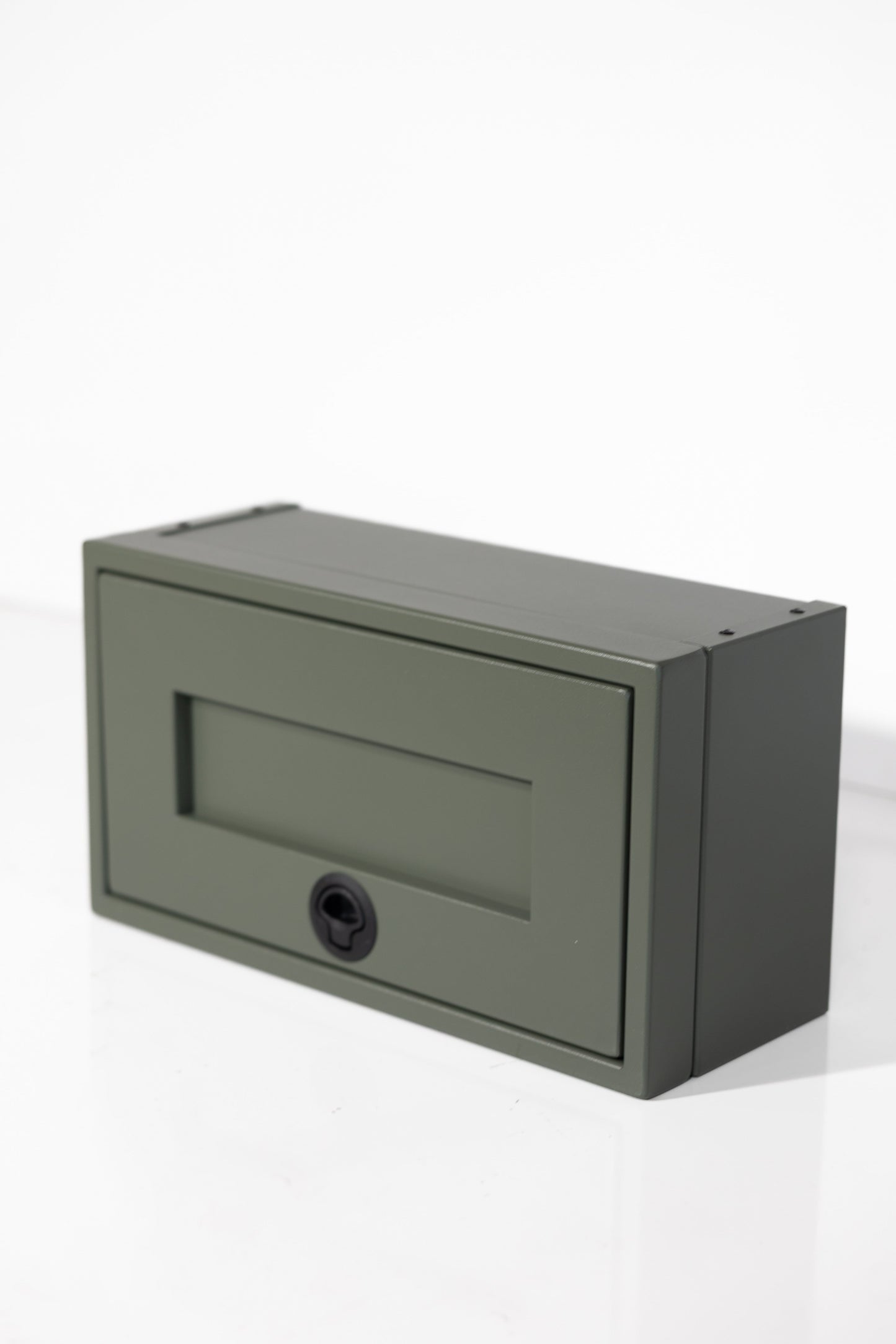 20" Ekko Cabinet - 20"x8"x11" - Foot of Bed