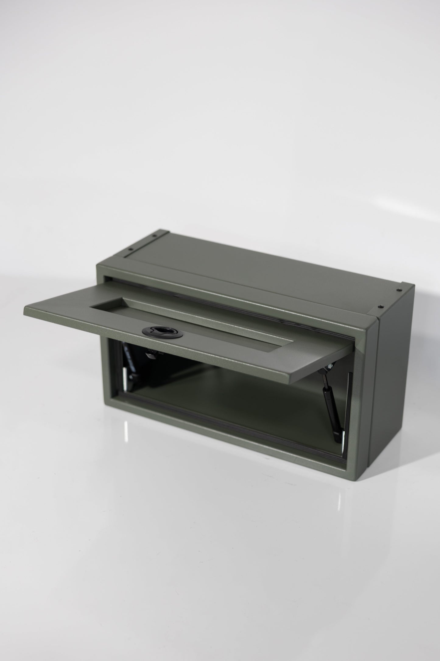20" Ekko Cabinet - 20"x8"x11" - Foot of Bed