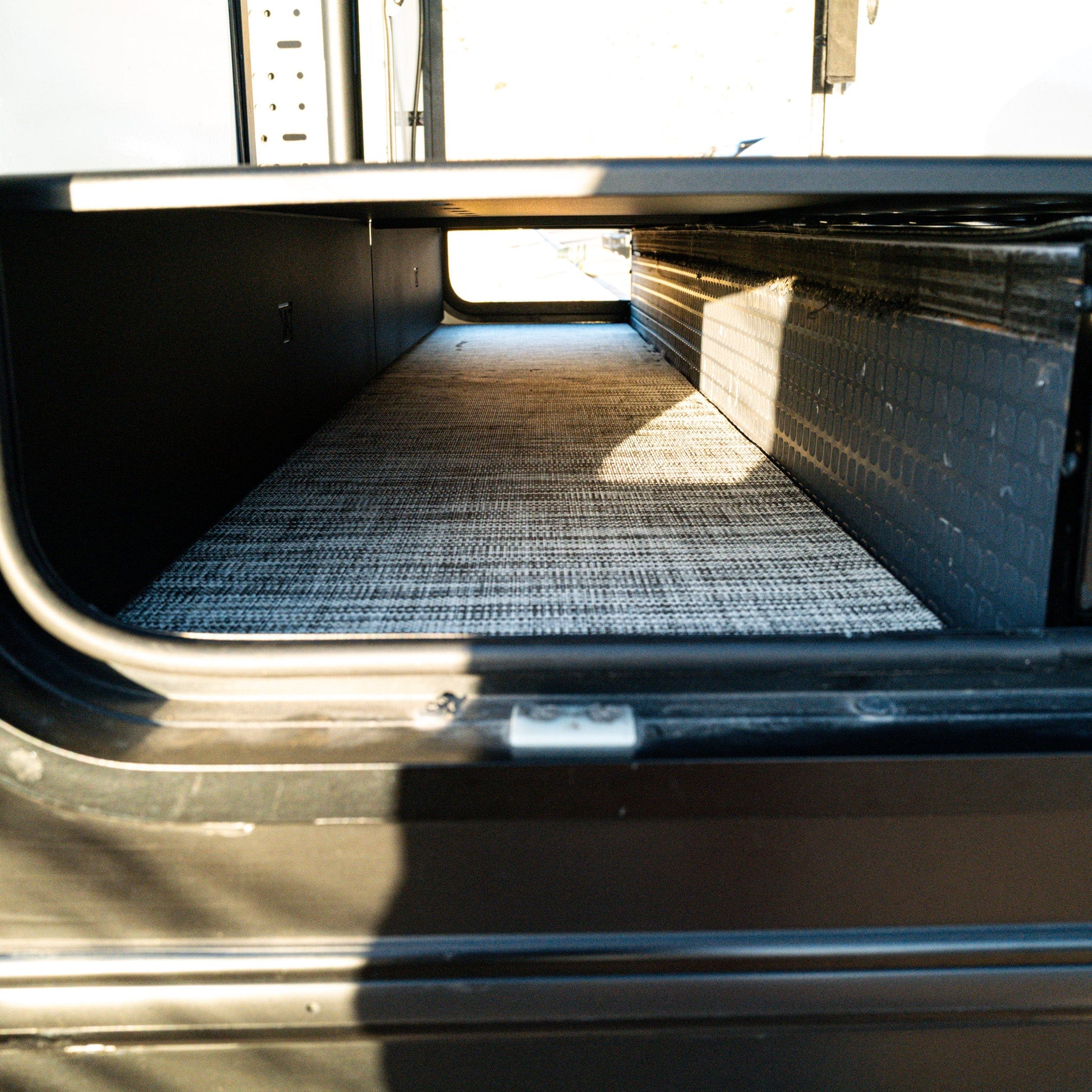 Ekko Garage Platform Canyon Adventure Vans