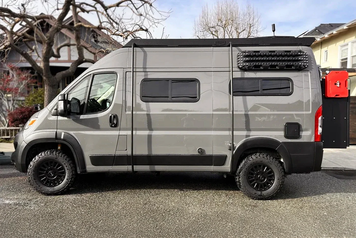 Solis Pocket Stealth+ Roof Rack Orion Van Gear
