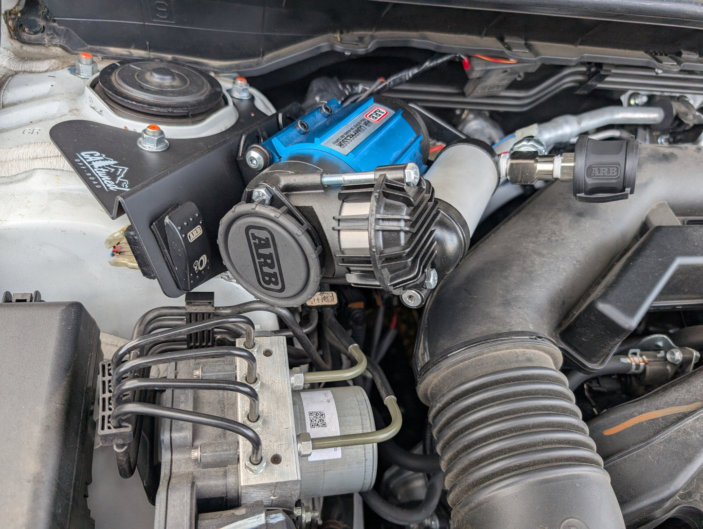 CAtuned Off-Road ARB Compact Air Compressor with Mount and Air Fitting Kit for Subaru Crosstrek