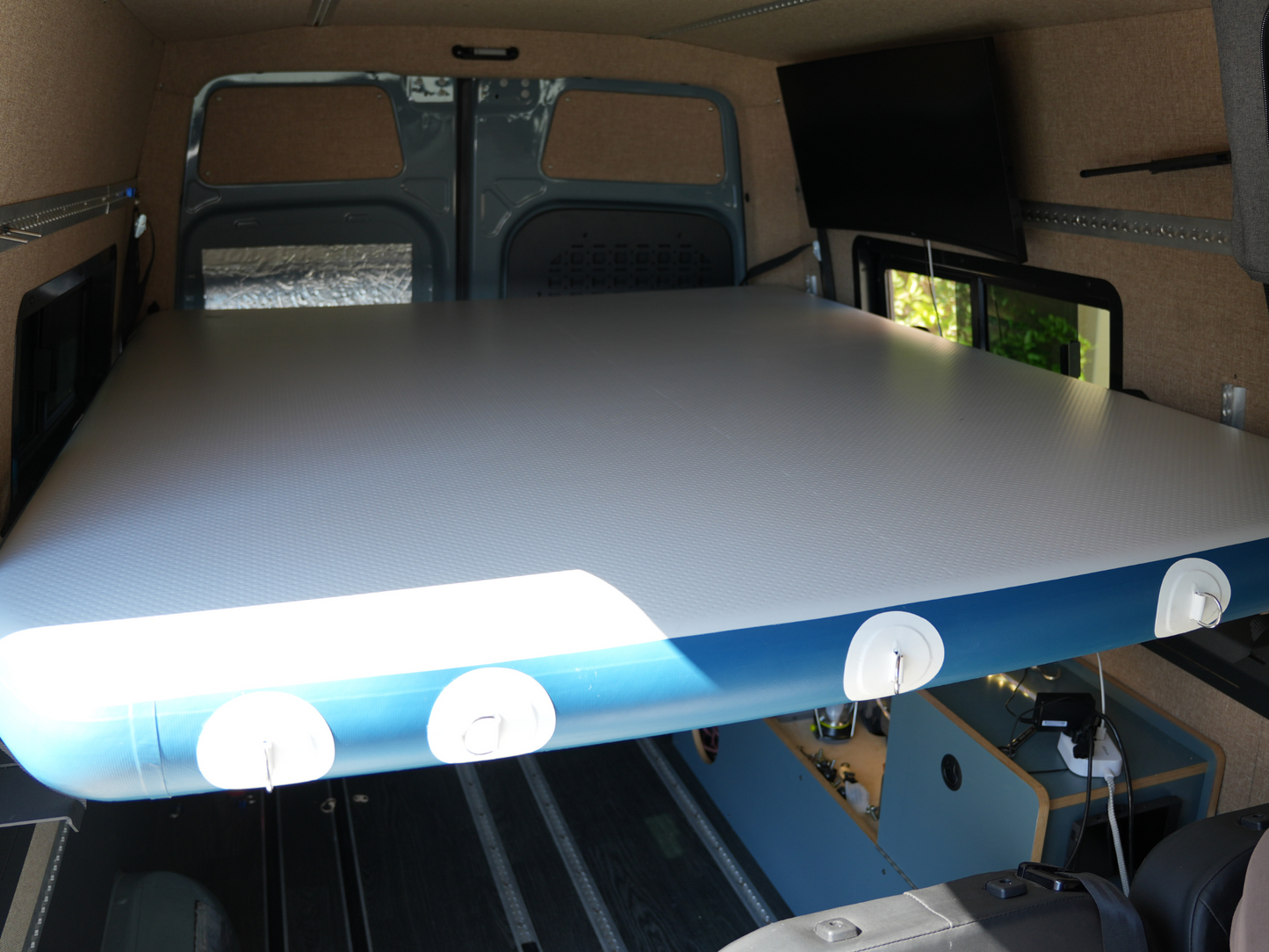 SPRINTER VAN AIR FLOW INFLATABLE BED