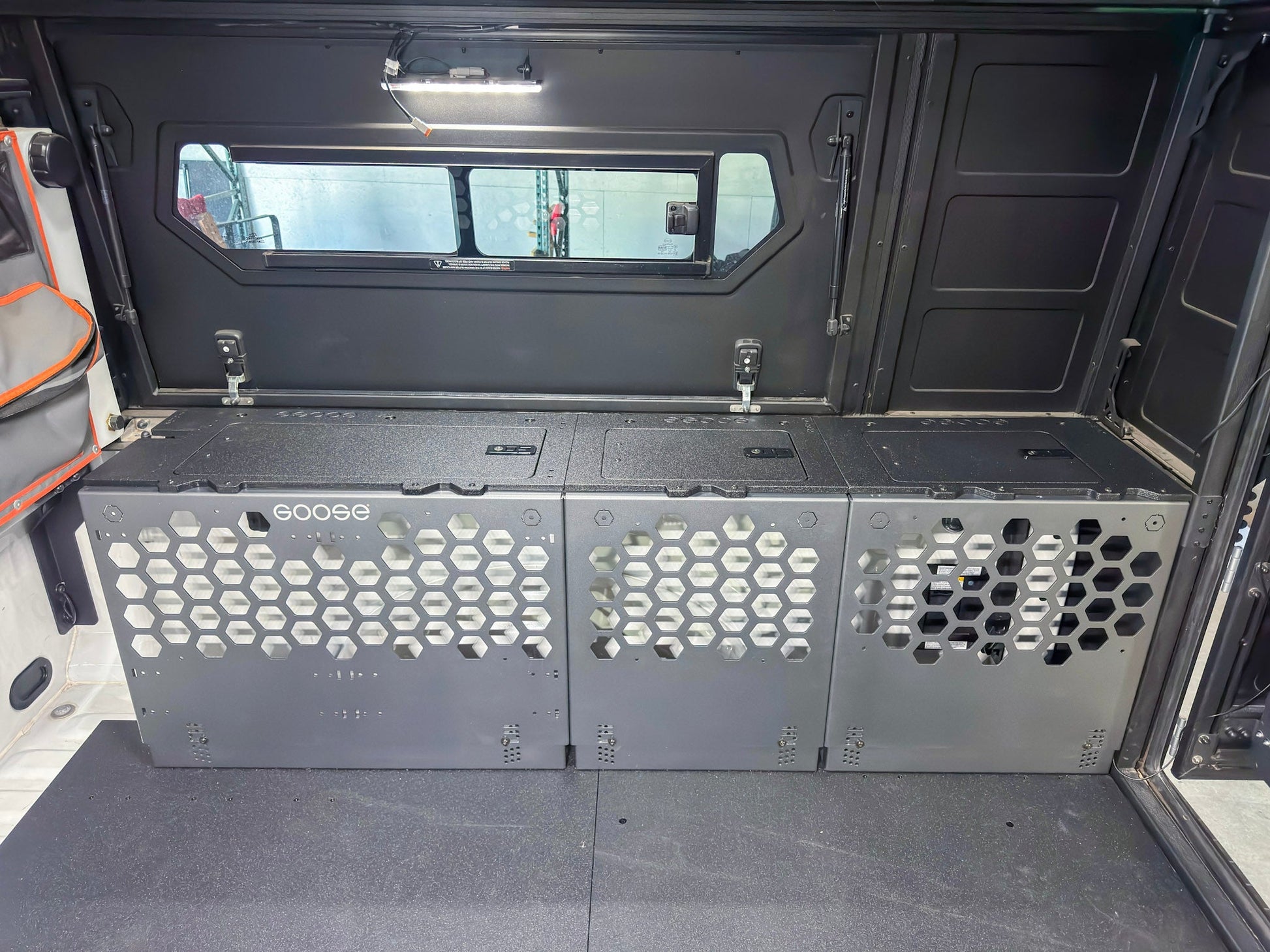 Alu-Cab Canopy Camper System V4 - 6.5ft Full-Size 20+ in - Minimalist - Passengers (RH) Goose Gear
