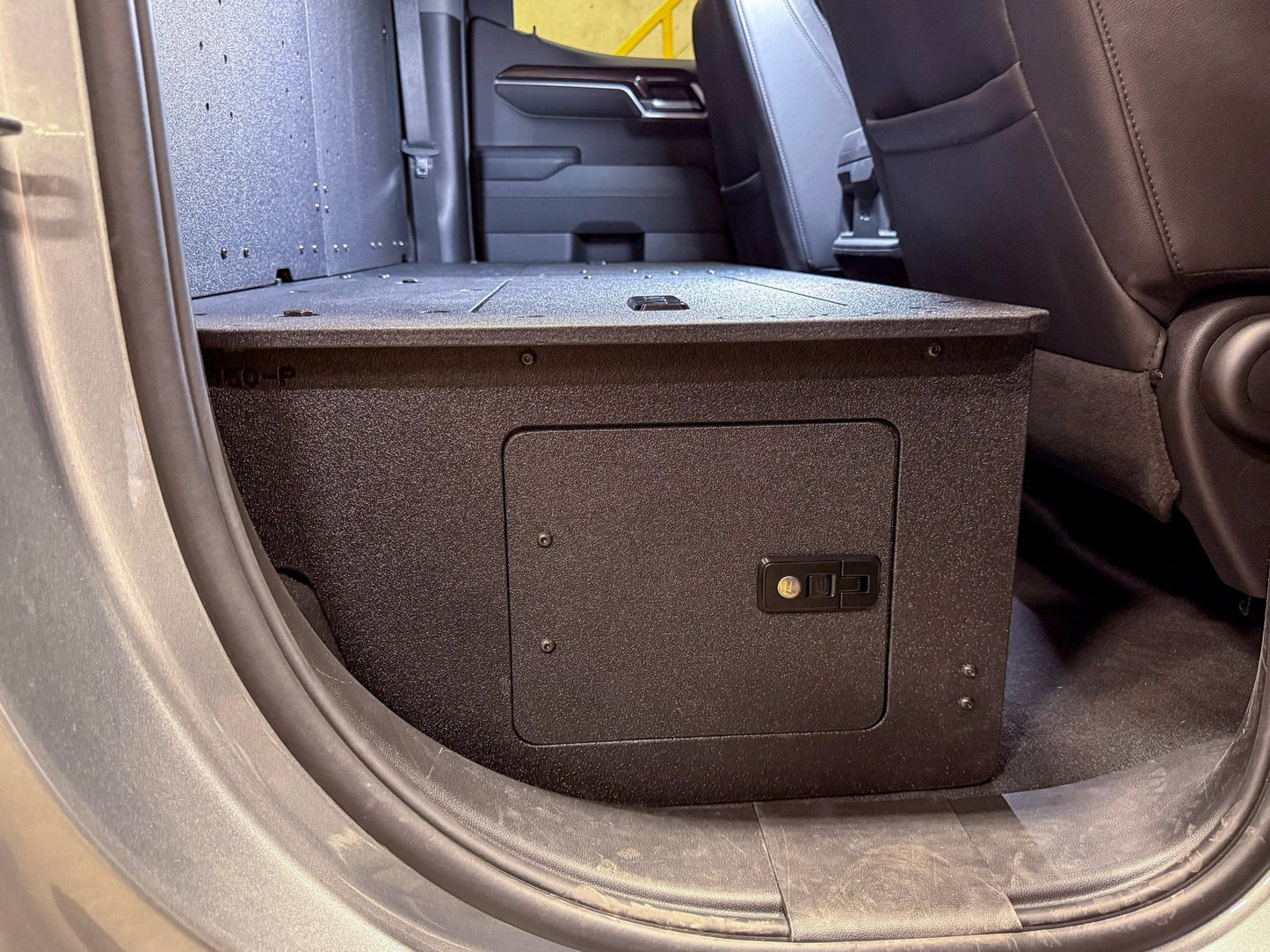 CHEVY - SILVERADO - 4TH GEN - GMC - SIERRA - DOUBLECAB - 2019-PRESENT - 5TH GEN - EXPLORE SERIES - DOUBLE CAB - SEAT DELETE PLATE SYSTEM - SECOND ROW - 100% Goose Gear