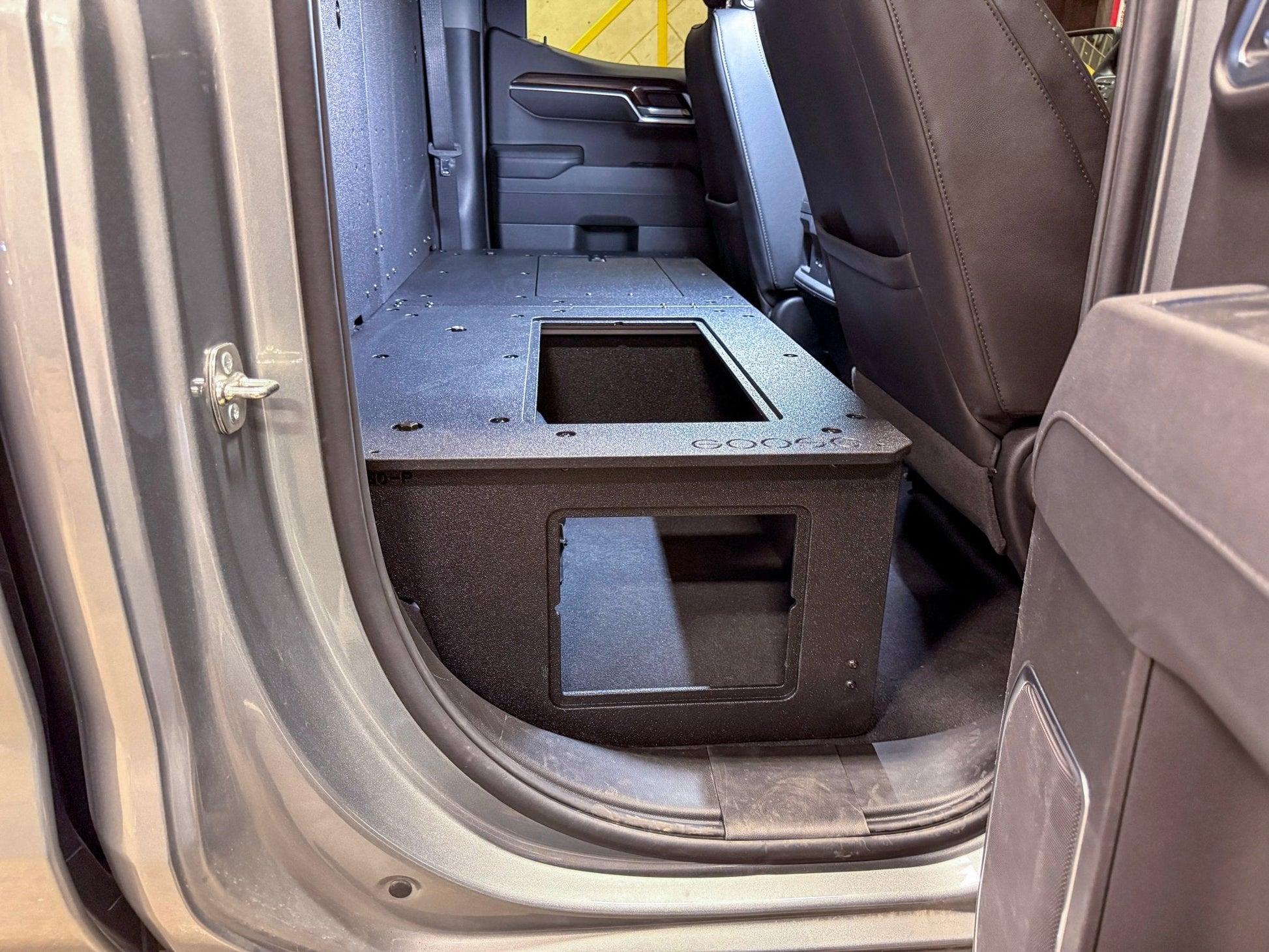 CHEVY - SILVERADO - 4TH GEN - GMC - SIERRA - DOUBLECAB - 2019-PRESENT - 5TH GEN - EXPLORE SERIES - DOUBLE CAB - SEAT DELETE PLATE SYSTEM - SECOND ROW - 100% Goose Gear