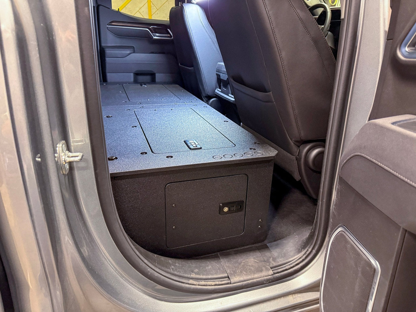 CHEVY - SILVERADO - 4TH GEN - GMC - SIERRA - DOUBLECAB - 2019-PRESENT - 5TH GEN - EXPLORE SERIES - DOUBLE CAB - SEAT DELETE PLATE SYSTEM - SECOND ROW - 100% Goose Gear