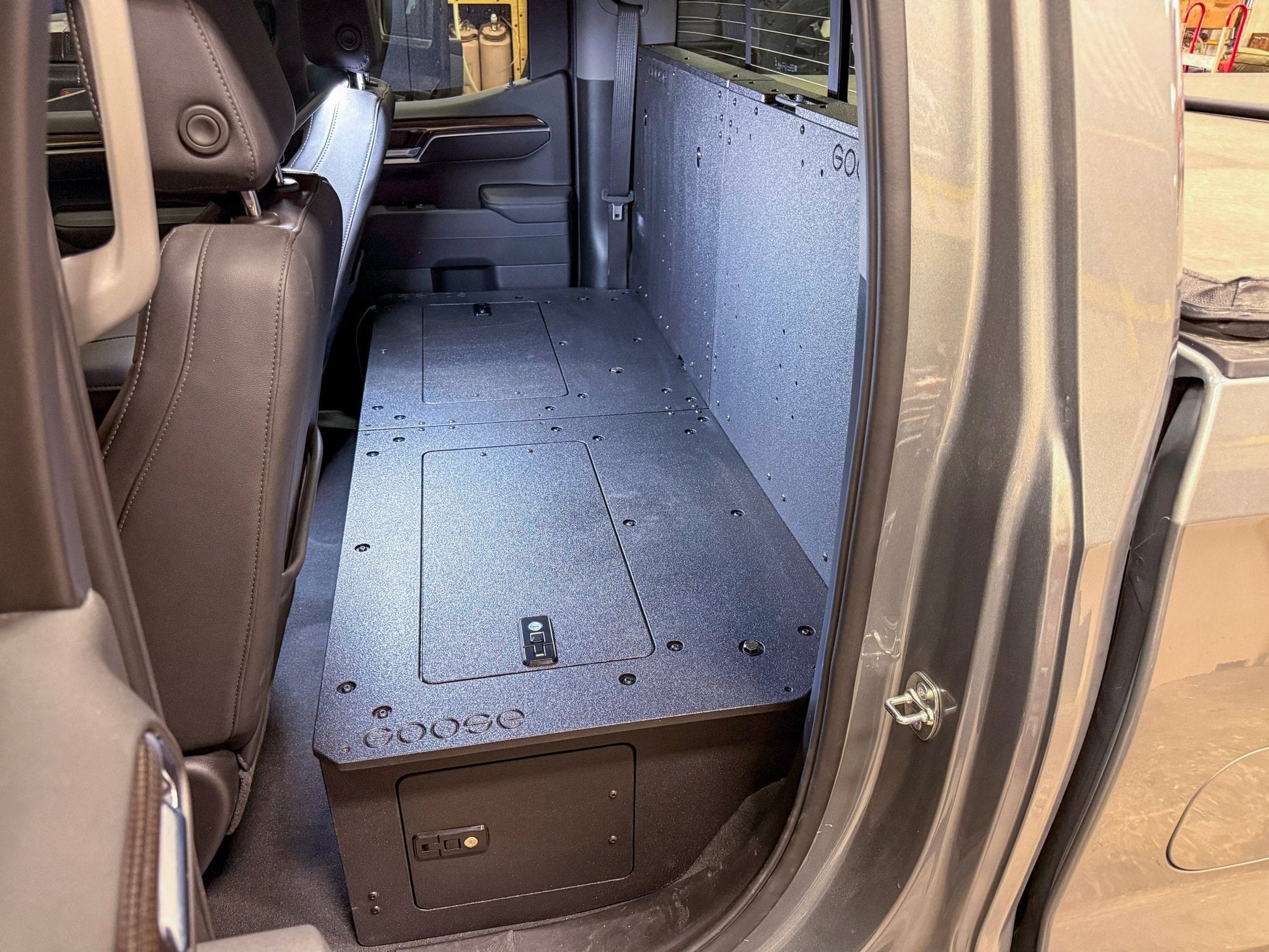 CHEVY - SILVERADO - 4TH GEN - GMC - SIERRA - DOUBLECAB - 2019-PRESENT - 5TH GEN - EXPLORE SERIES - DOUBLE CAB - SEAT DELETE PLATE SYSTEM - SECOND ROW - 100% Goose Gear