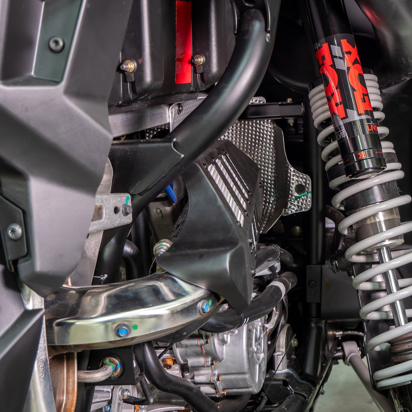 DRT RZR Pro XP / Turbo R 2022+ Aluminum Headpipe Shield Dunes 2 Dezert SXS