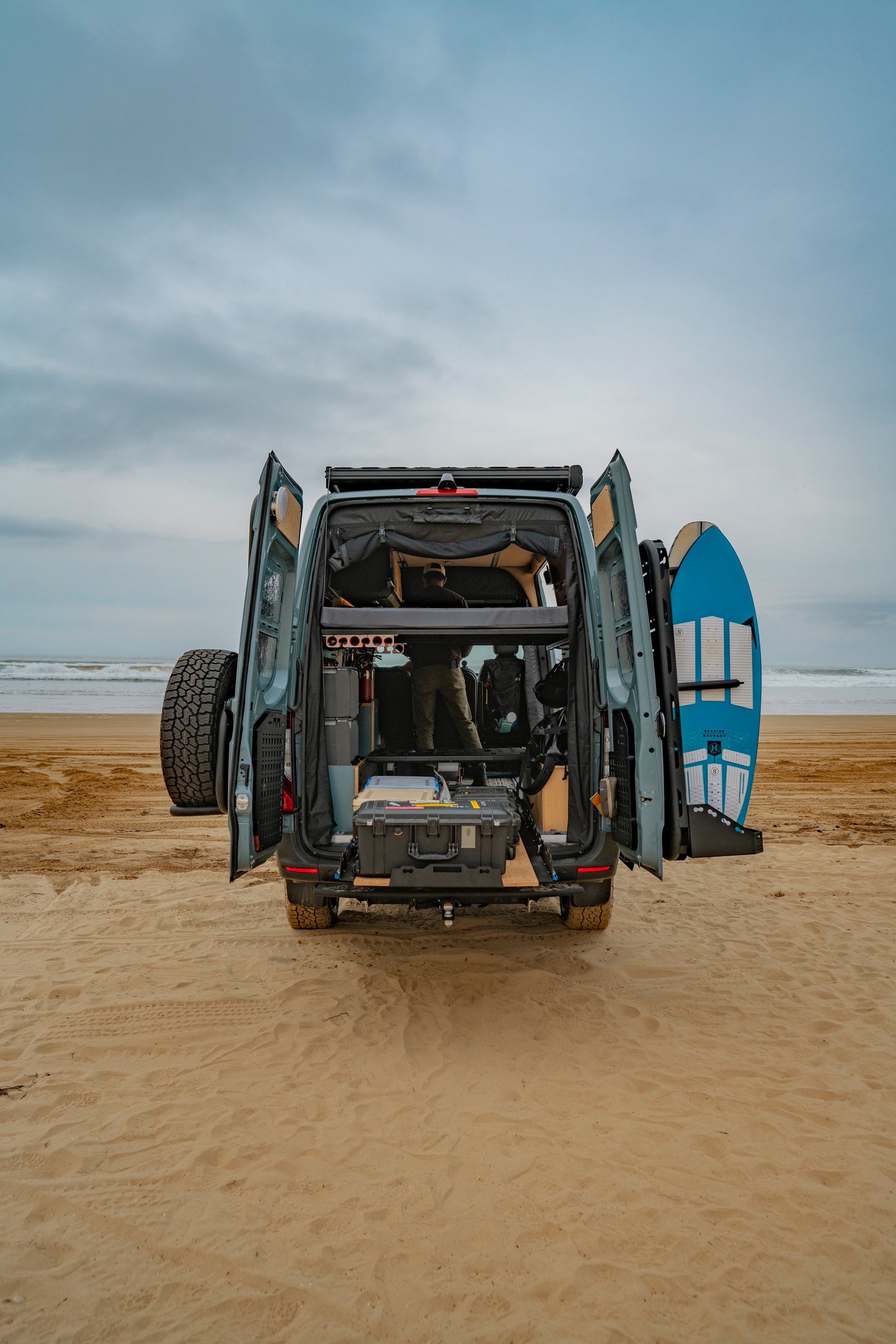 SPRINTER VAN PLATFORM 4-PANEL ALL ALUMINUM BED SYSTEM