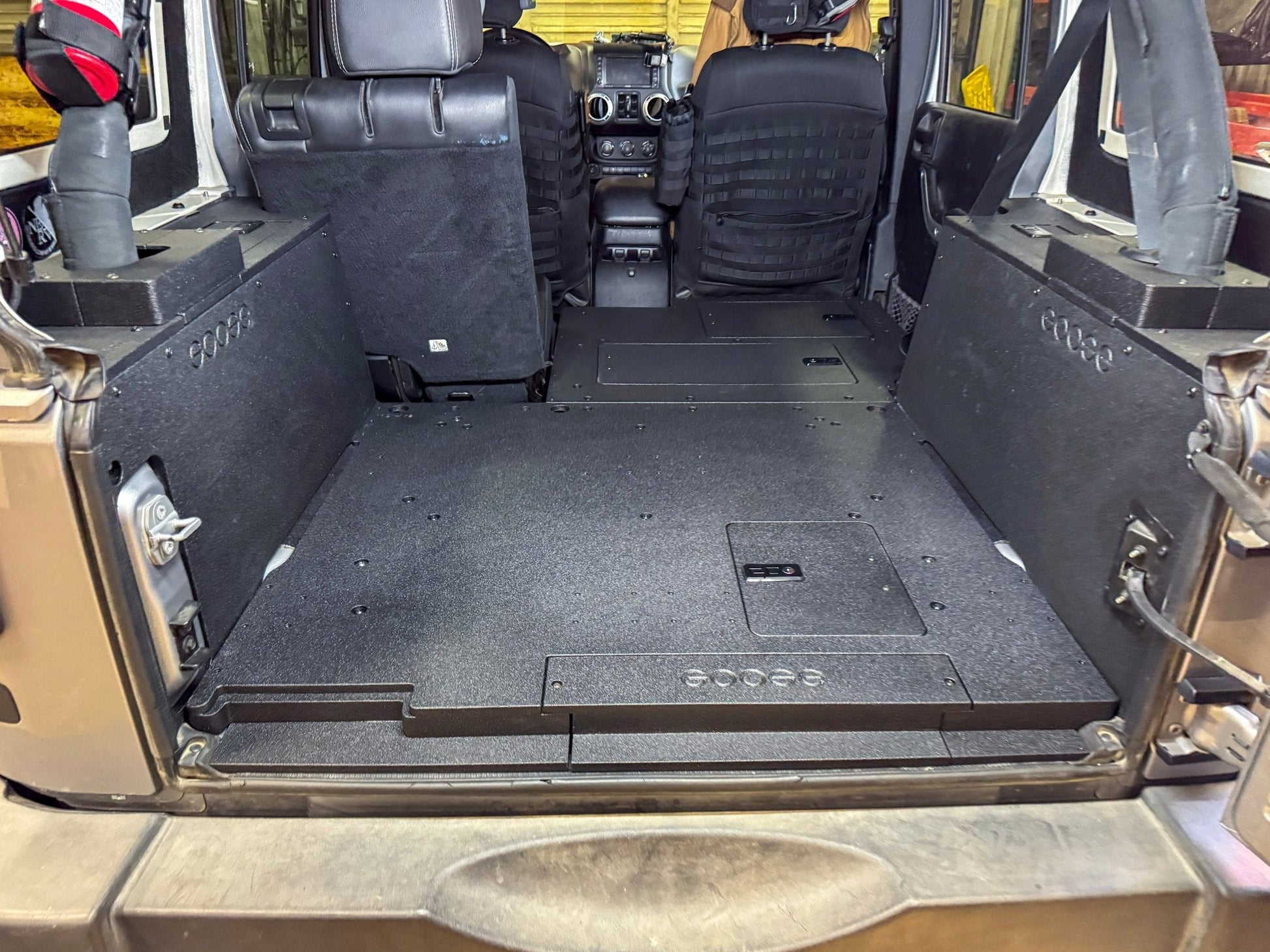 Jeep Wrangler 2007-2018 JKU 4 Door - Second Row Seat Delete Plate System - V2 Goose Gear
