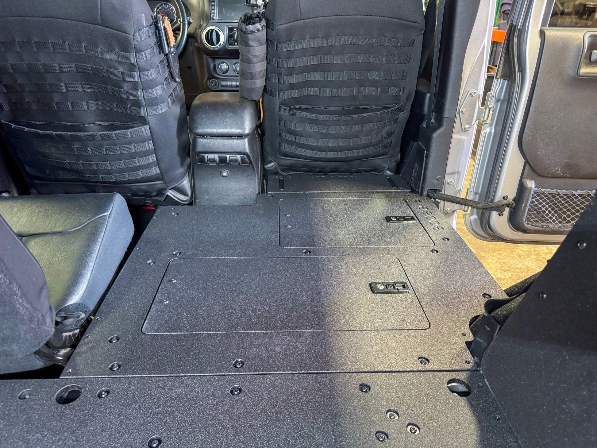 Jeep Wrangler 2007-2018 JKU 4 Door - Second Row Seat Delete Plate System - V2 Goose Gear