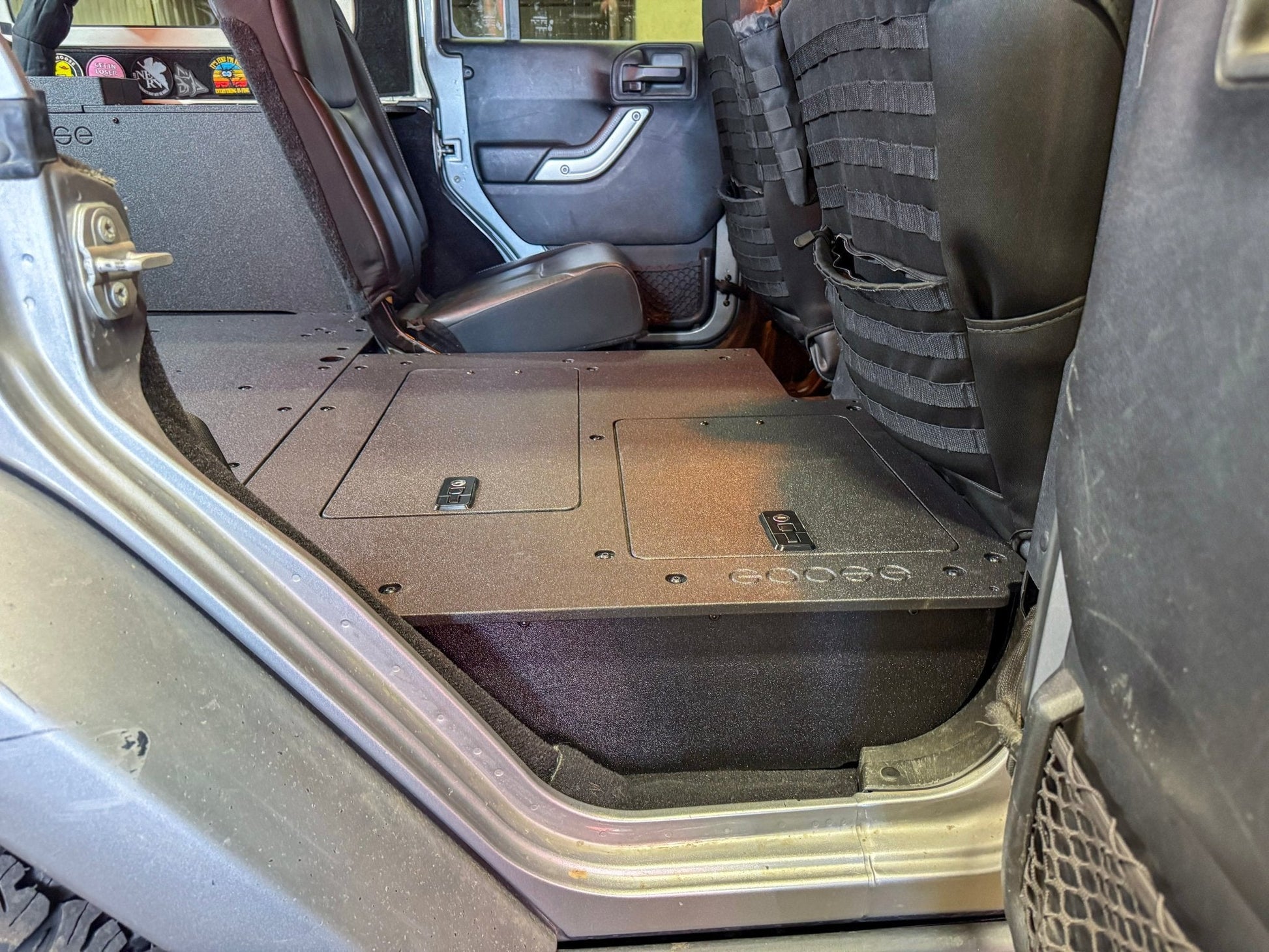 Jeep Wrangler 2007-2018 JKU 4 Door - Second Row Seat Delete Plate System - V2 Goose Gear