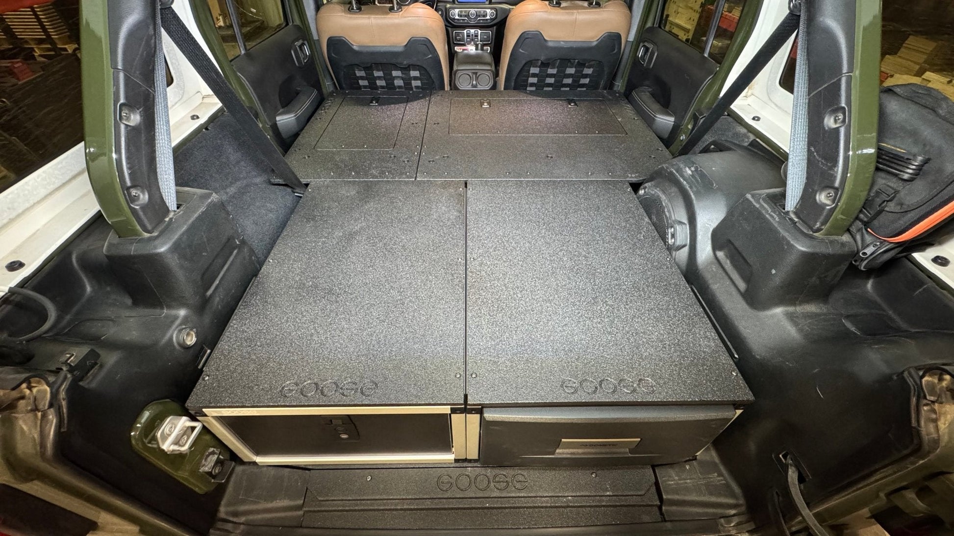 Jeep Wrangler 2018-2023 JLU 4 Door - Second Row Seat Delete Plate System - 8" or 10" Module Based Goose Gear