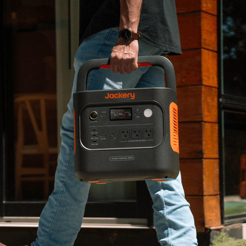 Jackery Solar Generator  2000 v2 Jackery