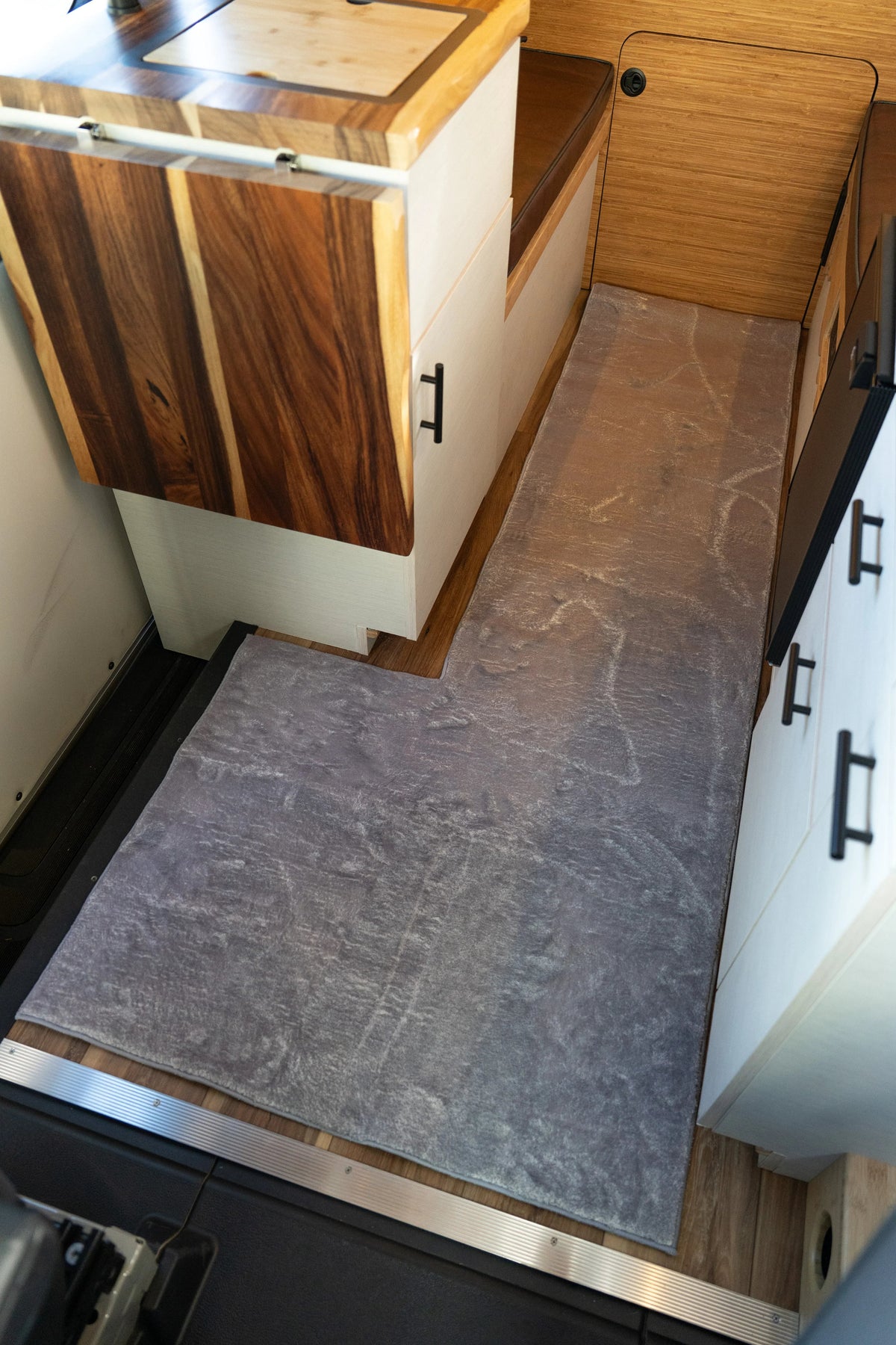 SV L-Shaped Sprinter Van Washable Rug Sandy Vans