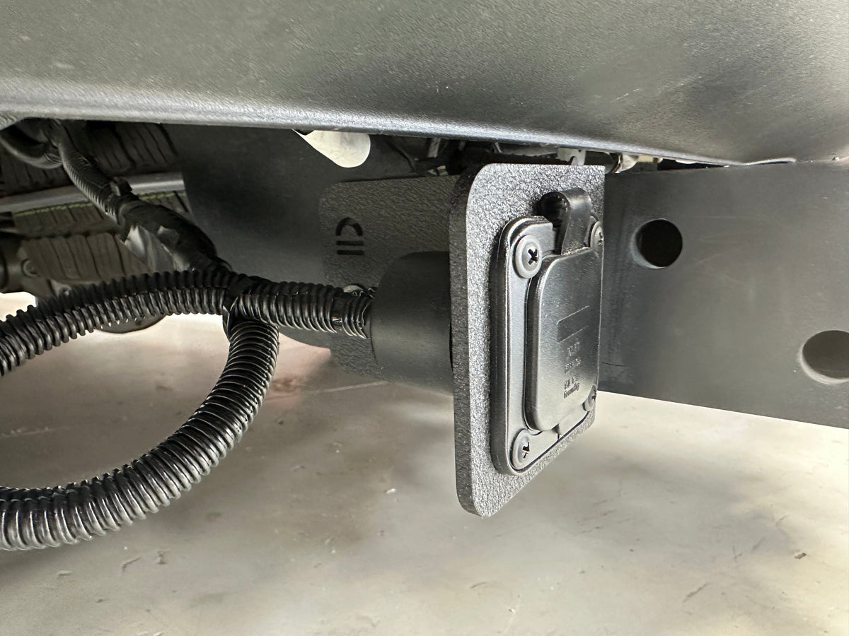 SV Shoreline Power Bracket 15 amp Sandy Vans